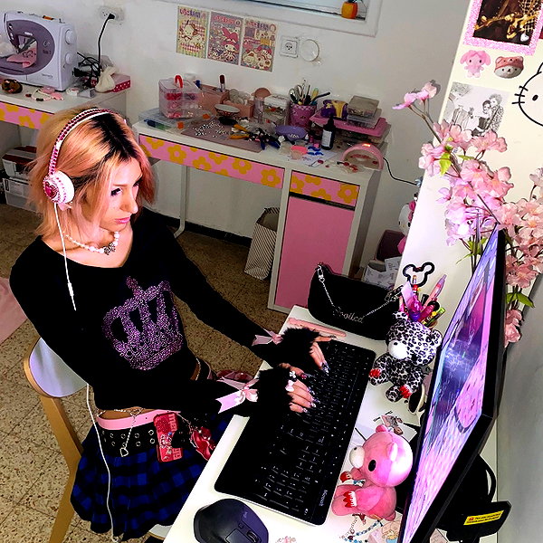 cyberangelz.shop instagram image archive image