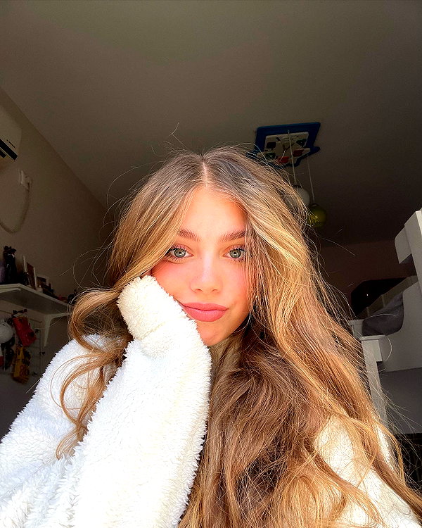 mishel_d_ instagram image archive image