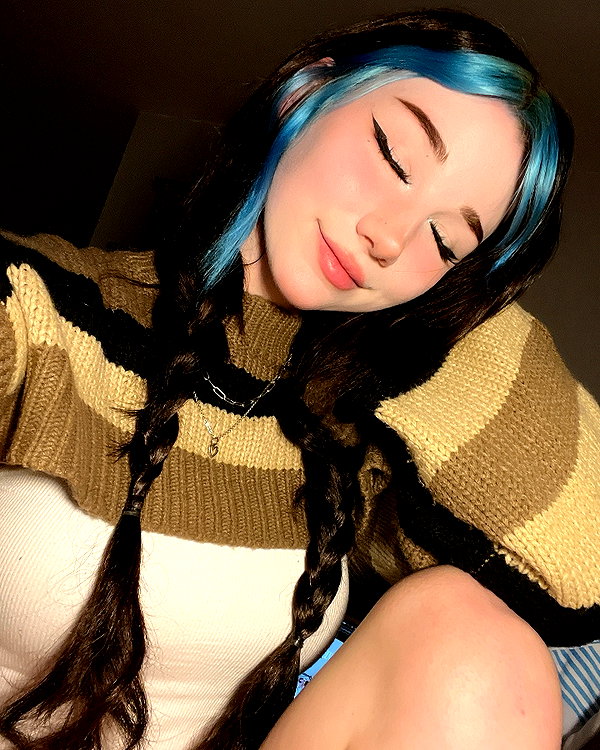 danielle.mercedie instagram image archive image