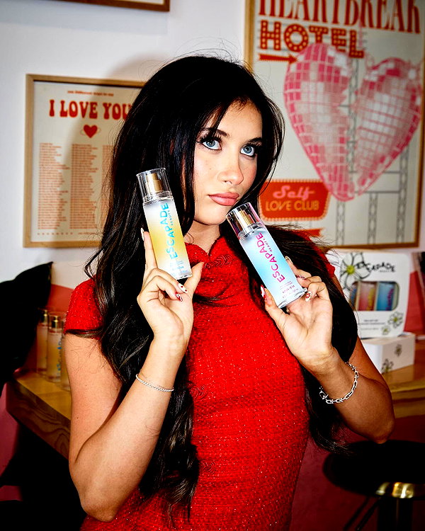 ellianawalmsley instagram image archive image