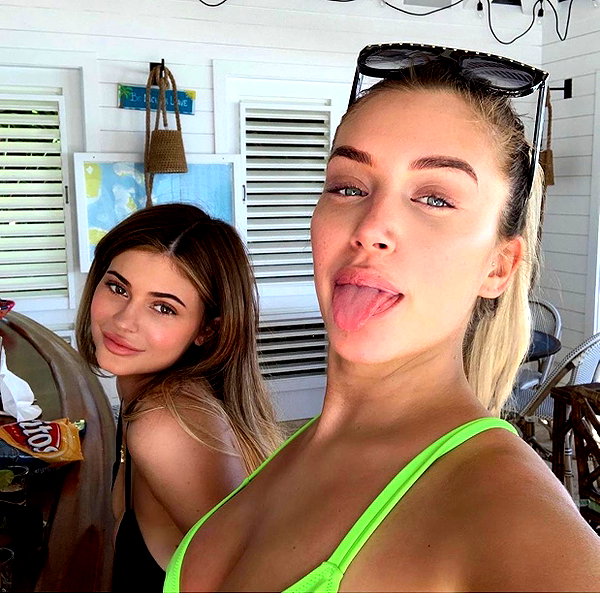 staskaranikolaou instagram image archive image