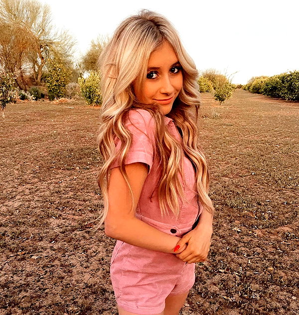 ellianawalmsley instagram image archive image