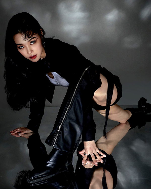 emily.ghoul instagram image archive image