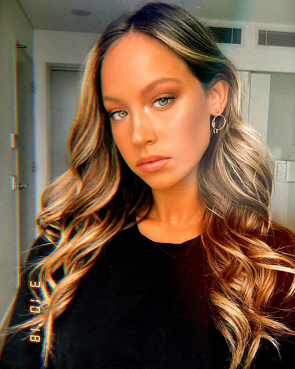olivia.mathers instagram image archive image