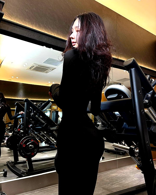 indra0102_ instagram image archive image