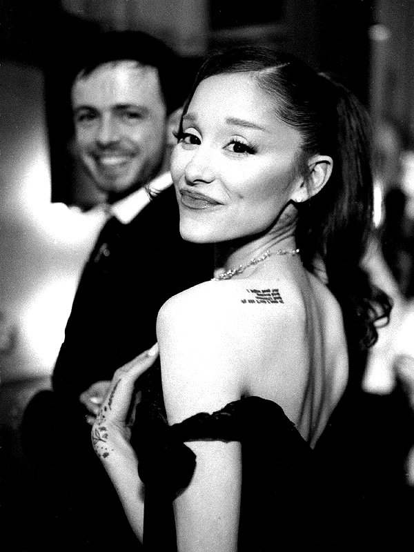 arianagrande instagram image archive image