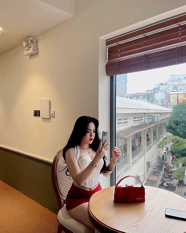 lyhythuedoxinh instagram image archive image