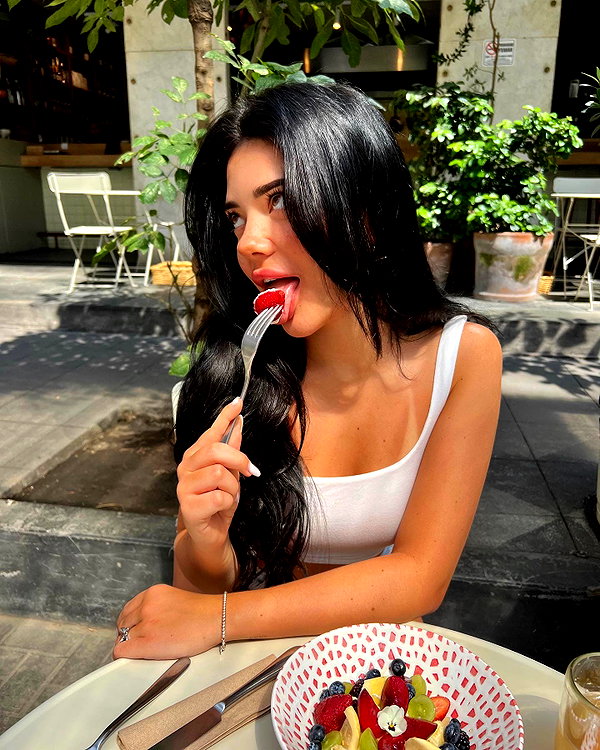 vanessa.rhd instagram image archive image
