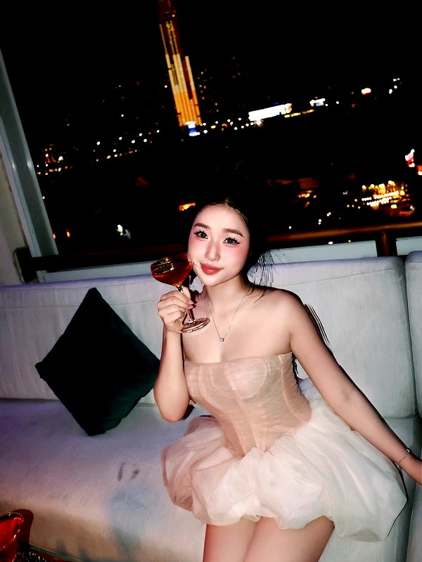 lyhythuedoxinh instagram image archive image