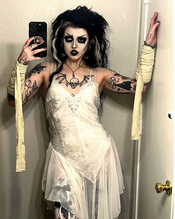 yeahimcaroline instagram image archive image