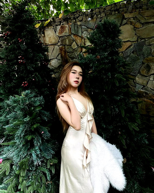 lyhythuedoxinh instagram image archive image