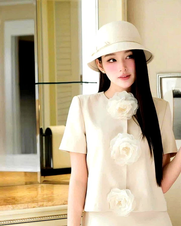 lyhythuedoxinh instagram image archive image