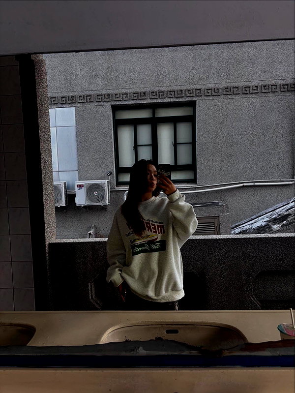 e.shao_417 instagram image archive image