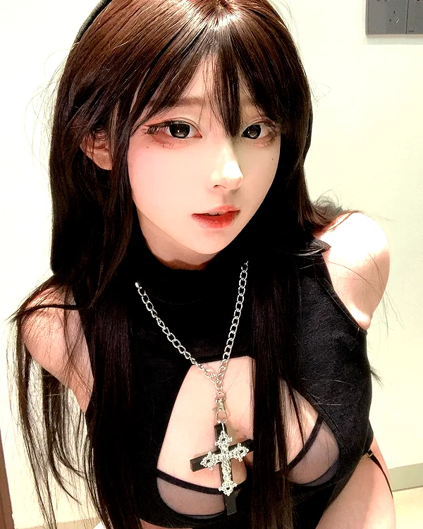 yingyinng_ instagram image archive image