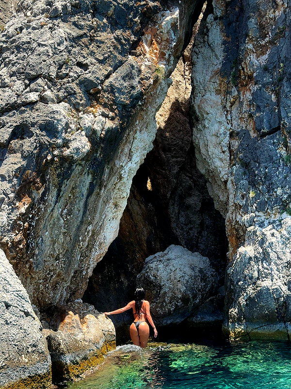 staskaranikolaou instagram image archive image