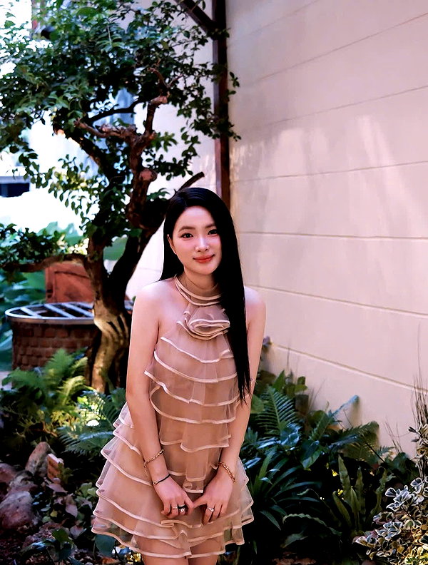 lyhythuedoxinh instagram image archive image