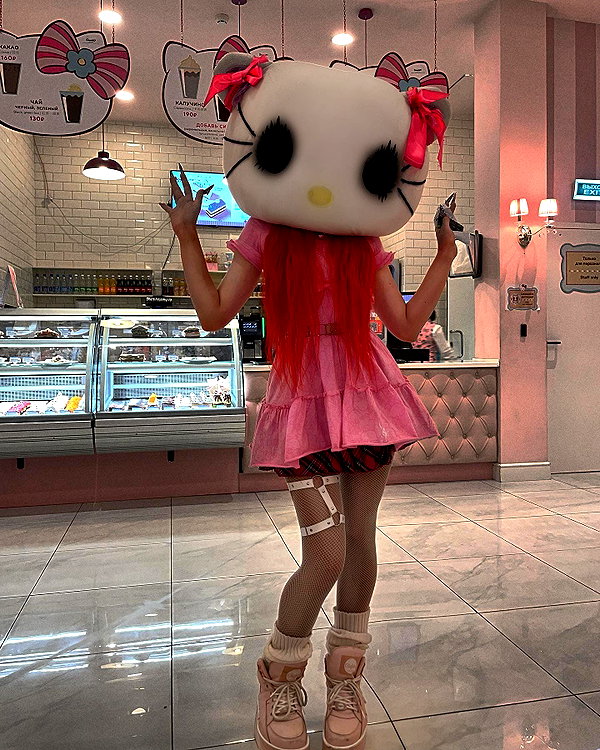 vik4au instagram image archive image