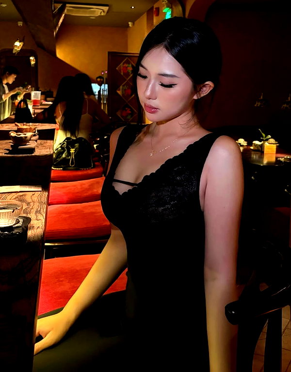 lyhythuedoxinh instagram image archive image