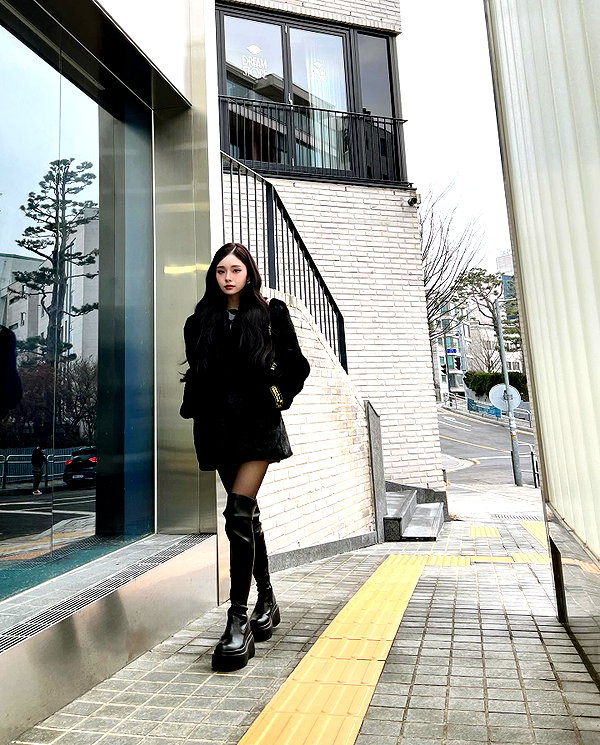dear.zia instagram image archive image
