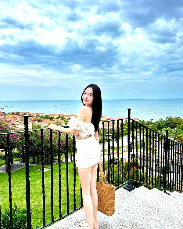 lyhythuedoxinh instagram image archive image