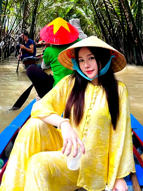 lyhythuedoxinh instagram image archive image
