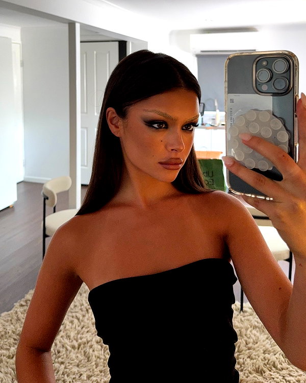 oliviaphillipps instagram image archive image