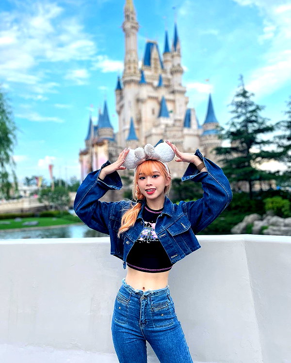 e.shao_417 instagram image archive image