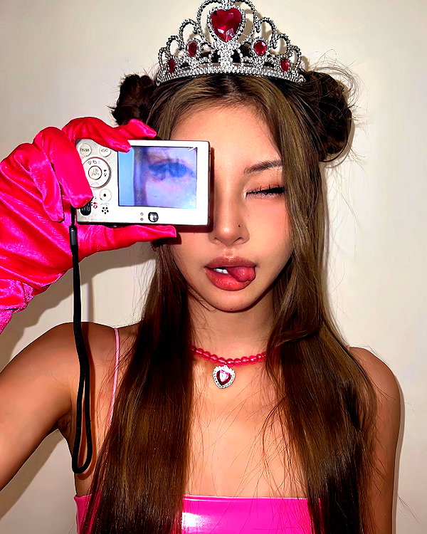ll.lu1s instagram image archive image