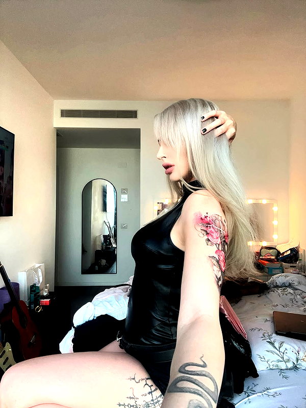 noyaislilith333 instagram image archive image