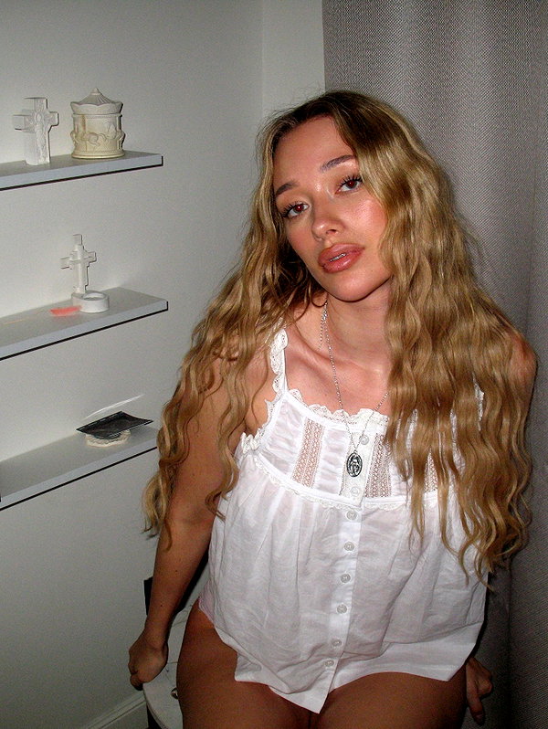 avestanova instagram image archive image
