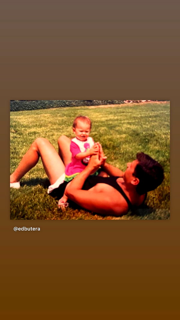 arianagrande instagram image archive image