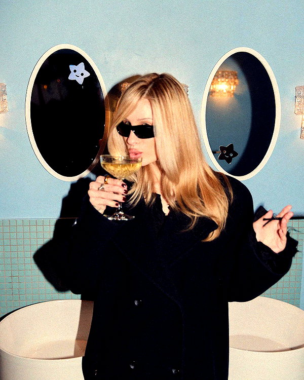 kkwwwv instagram image archive image