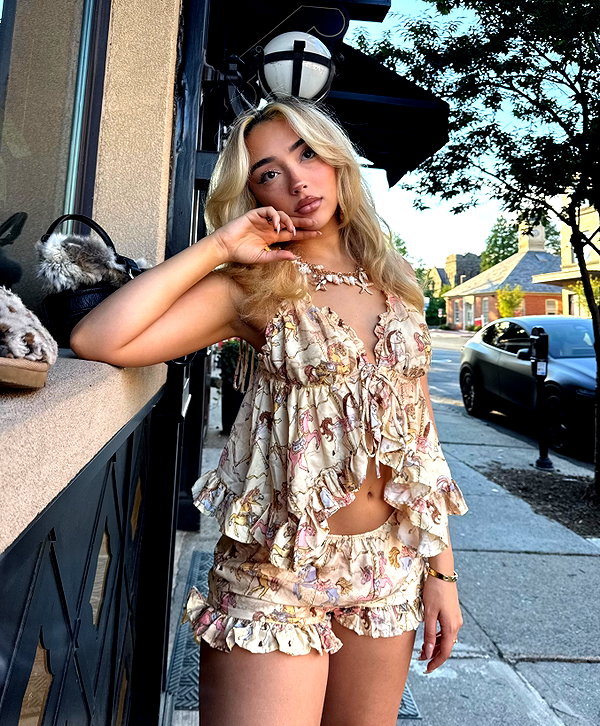 v.qx instagram image archive image
