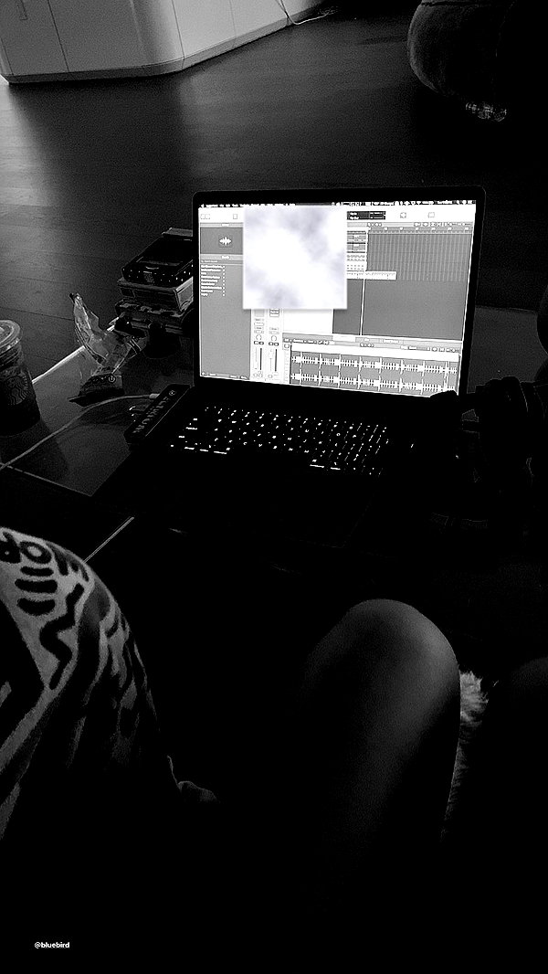 arianagrande instagram image archive image