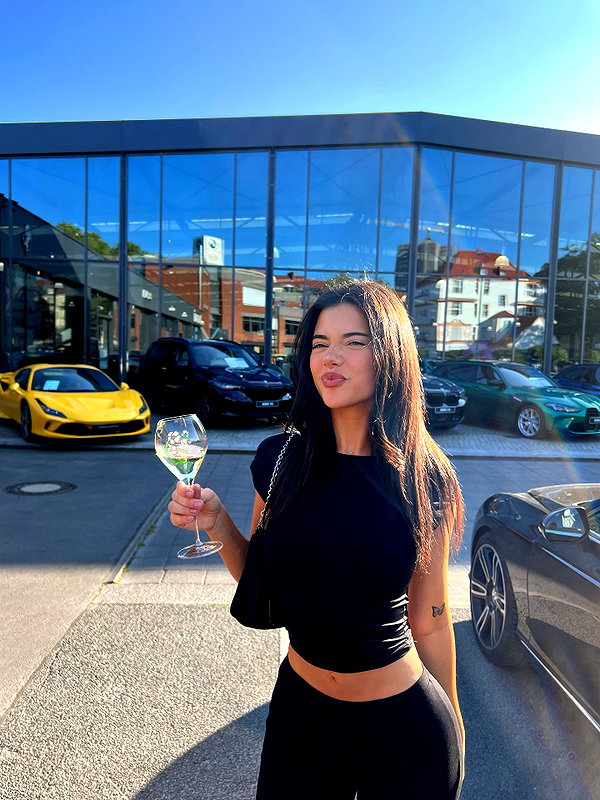 vanessa.rhd instagram image archive image