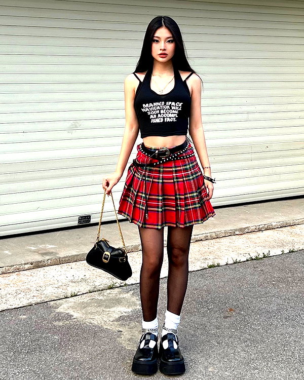 ll.lu1s instagram image archive image