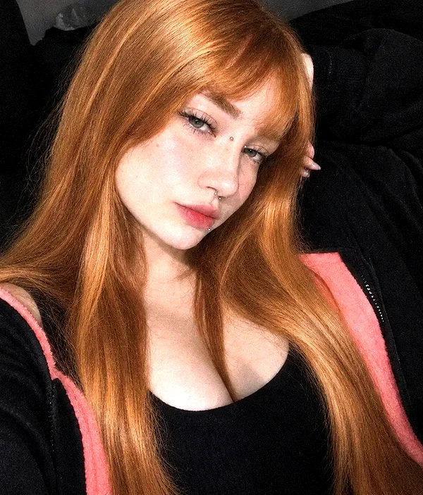 Archived image from @_emi.isk on Instagram