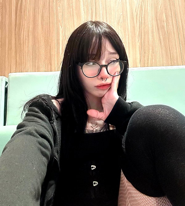 ambrzinha666 instagram image archive image