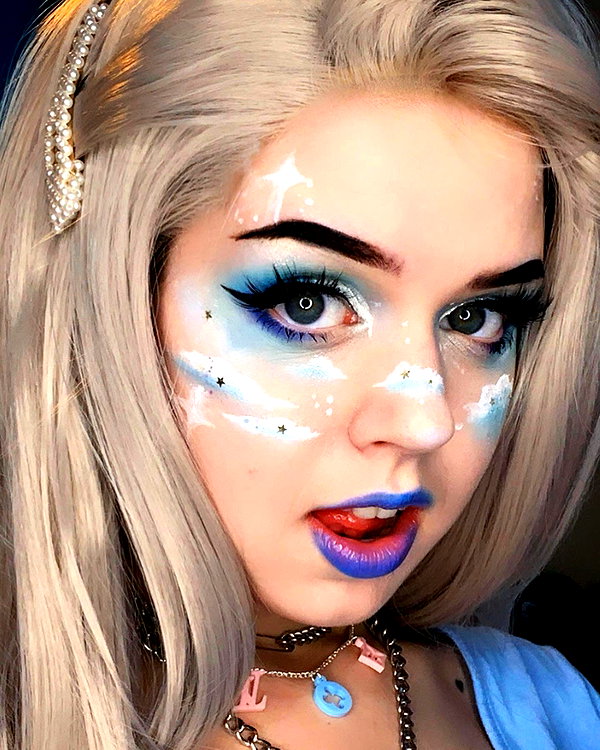 yeahimcaroline instagram image archive image