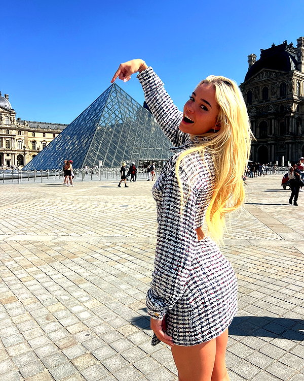 livvydunne instagram image archive image