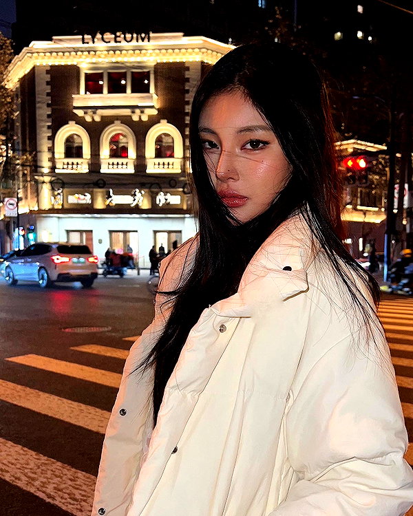 ll.lu1s instagram image archive image