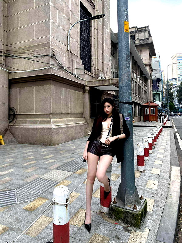lyhythuedoxinh instagram image archive image