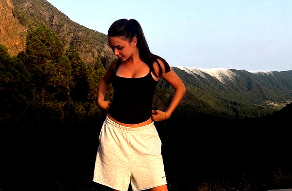 ameliaanav_ archive image