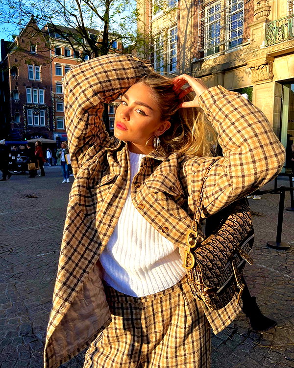maya.keyy instagram image archive image