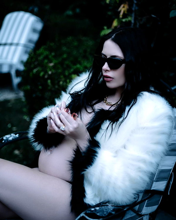 ashleybenson instagram image archive image