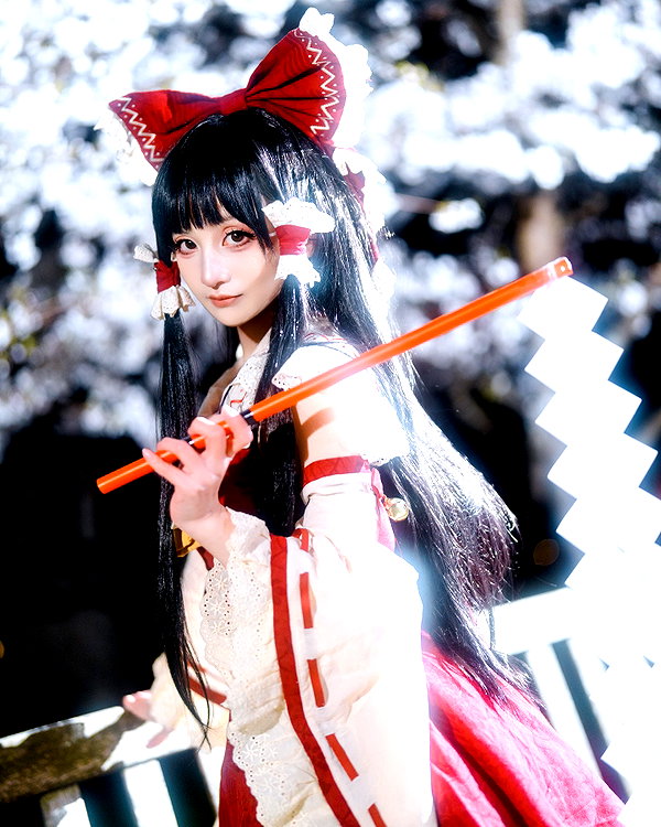 miee_cos instagram image archive image