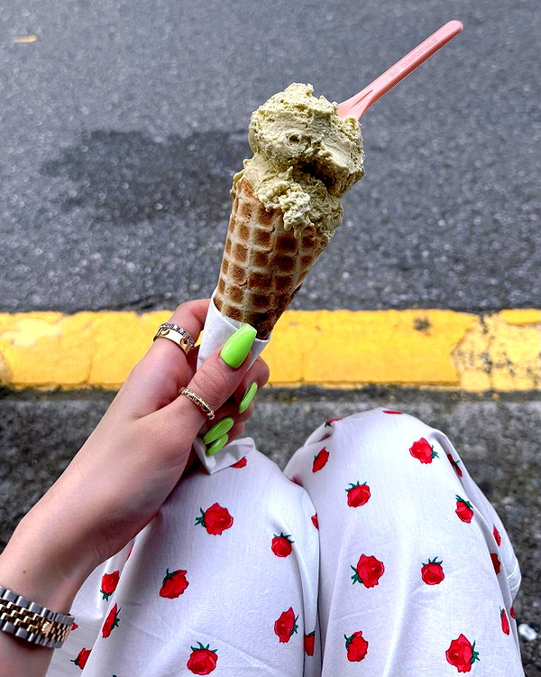 dear.zia instagram image archive image