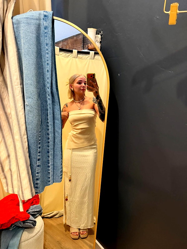 peachtoot.plz instagram image archive image