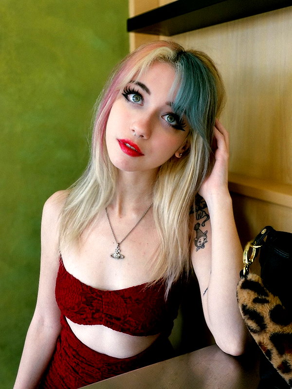 Archived image from @iluvmeww on Instagram