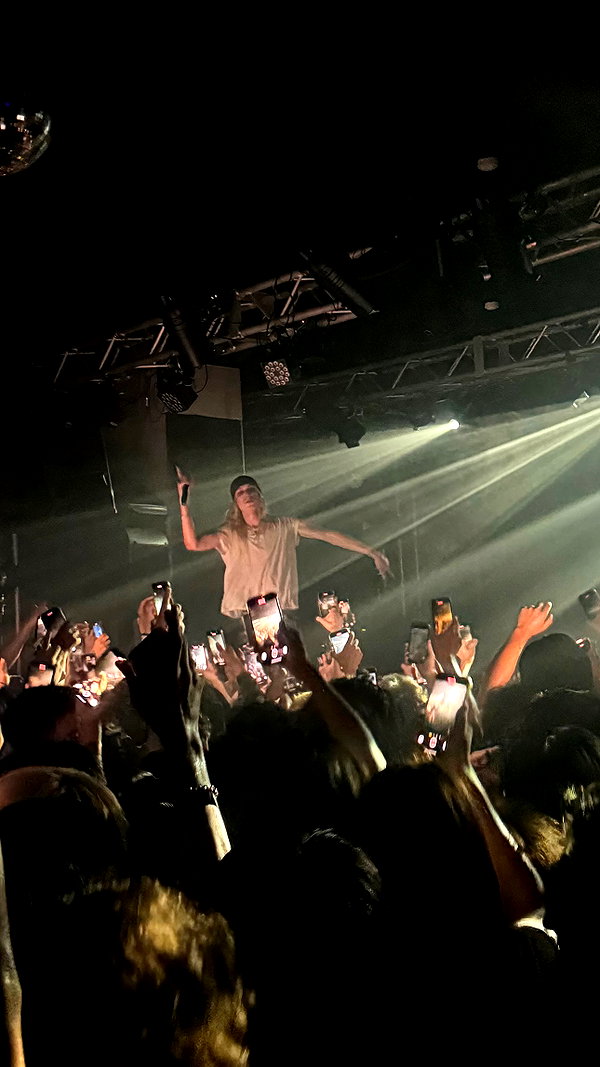 9unxx7 instagram image archive image